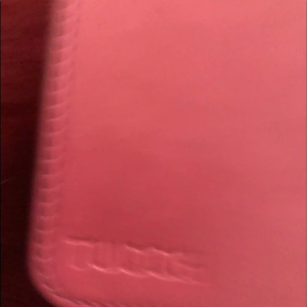 N/A red leather